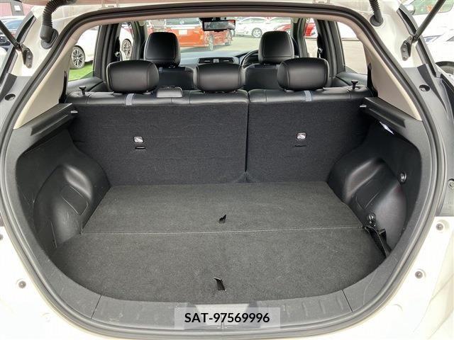 Nissan LEAF 2020-11 210700-6