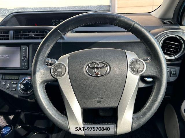 Toyota AQUA 2012-01 260461-13