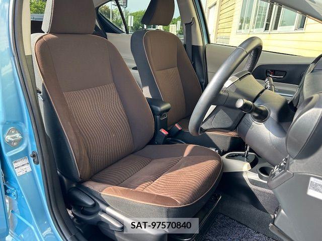 Toyota AQUA 2012-01 260461-3