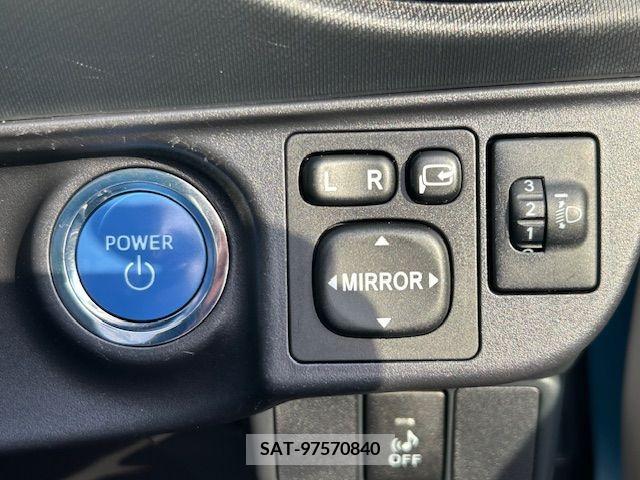 Toyota AQUA 2012-01 260461-17