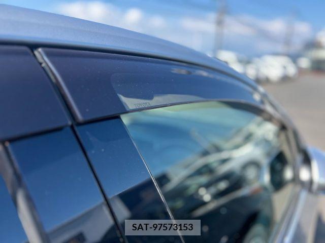 Toyota PRIUS 2019-06 366430-6