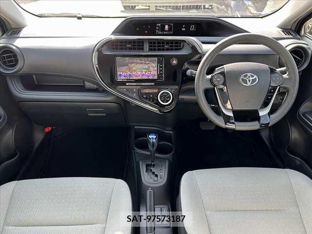 Toyota AQUA 2021-02 260202-1