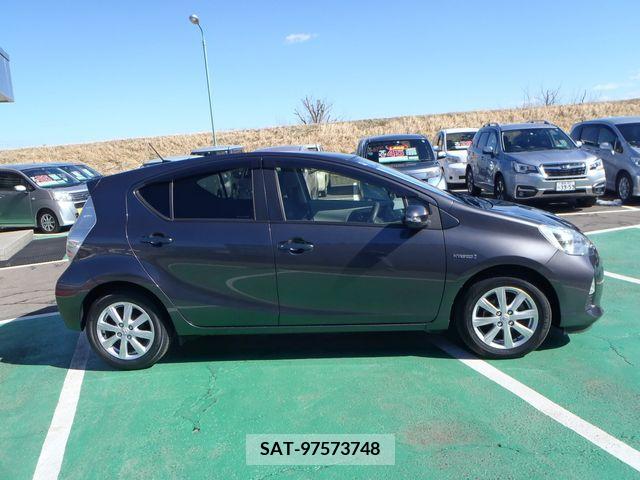 Toyota AQUA 2013-03 314132-3