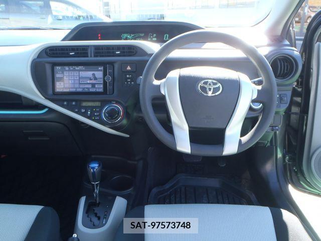 Toyota AQUA 2013-03 314132-1