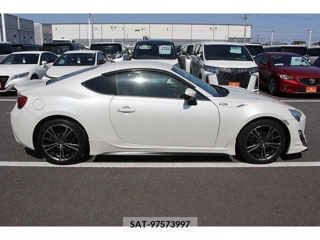 Toyota 86 2013-06 210155-8