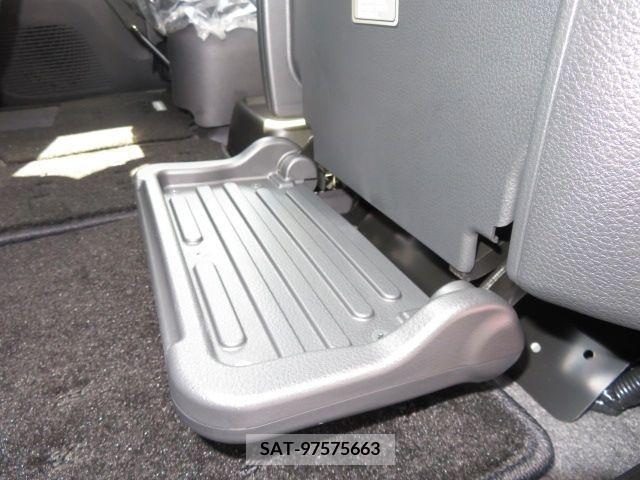 Nissan SERENA 2023-12 238121-14