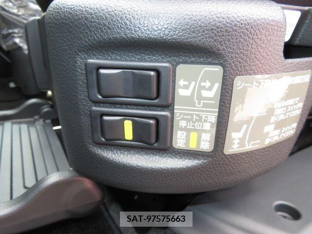 Nissan SERENA 2023-12 238121-13