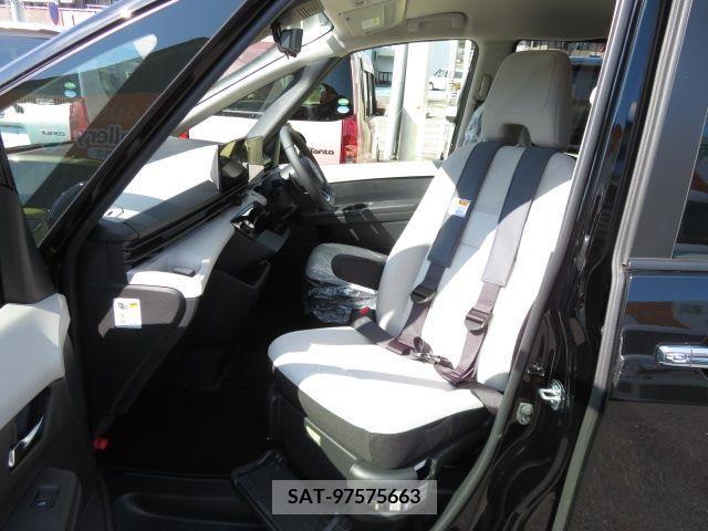 Nissan SERENA 2023-12 238121-10