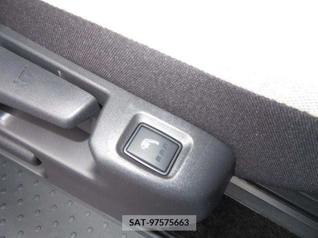 Nissan SERENA 2023-12 238121-18