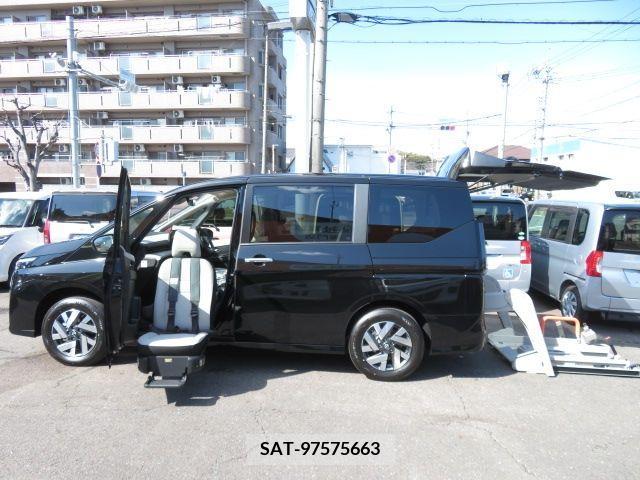 Nissan SERENA 2023-12 238121-8