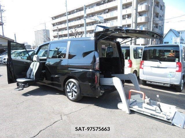 Nissan SERENA 2023-12 238121-0
