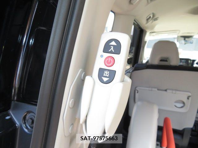 Nissan SERENA 2023-12 238121-6