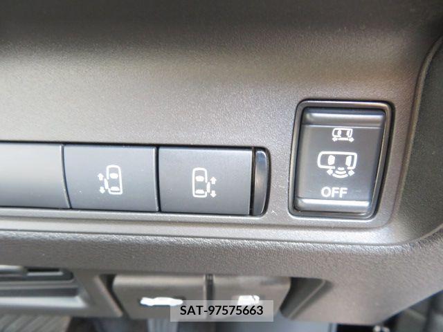 Nissan SERENA 2023-12 238121-17