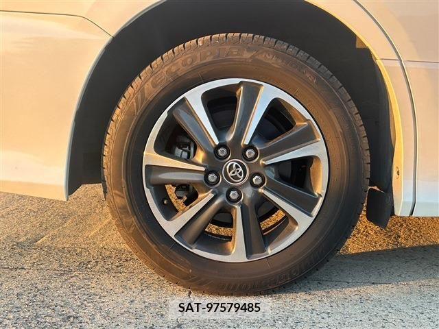 Toyota VOXY 2018-11 208621-8