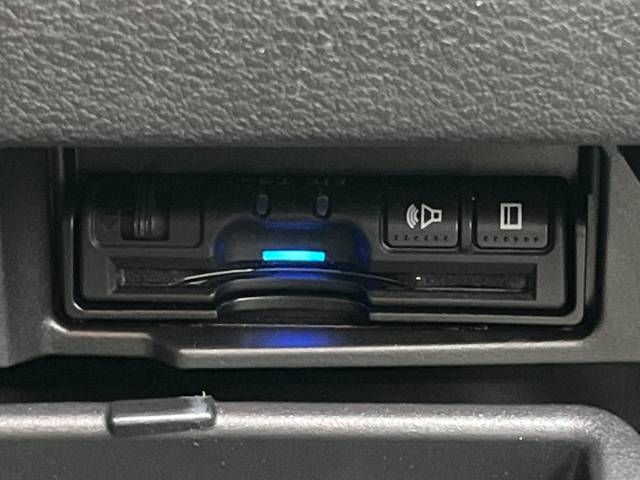 Nissan SERENA 2018-10 182279-7