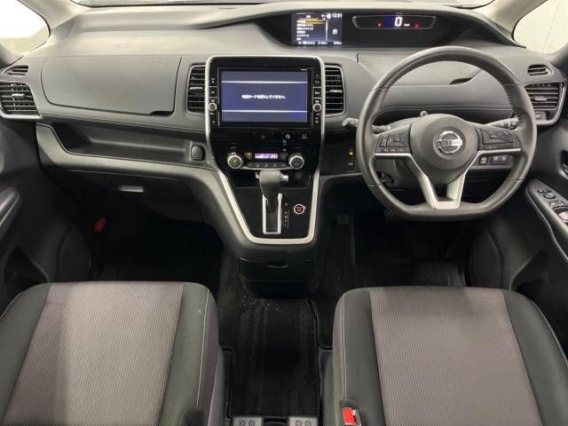 Nissan SERENA 2018-10 182279-1