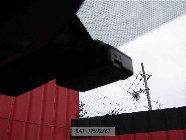Nissan NOTE 2019-01 330244-15