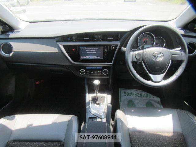 Toyota AURIS 2014-08 380516-3