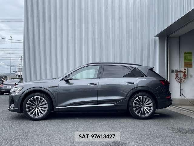 Audi E-TRON 2022-04 374210-3