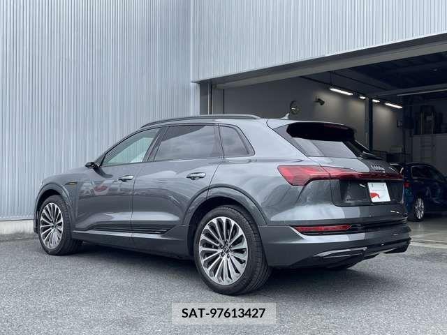Audi E-TRON 2022-04 374210-7