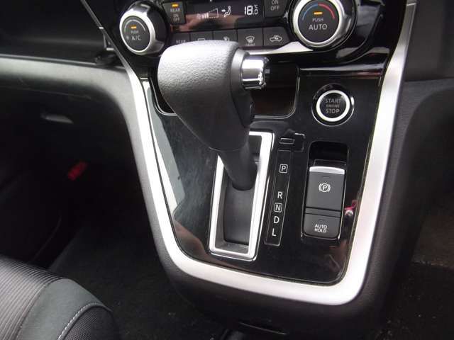 Nissan SERENA 2016-12 14277-16
