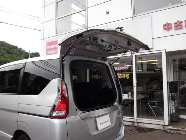 Nissan SERENA 2016-12 14277-8