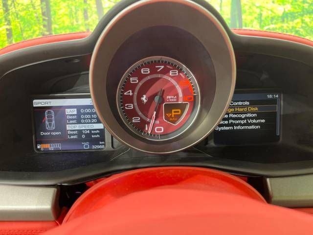 Ferrari 458 Italia 2010-10 8420-14
