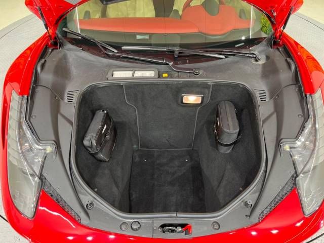 Ferrari 458 Italia 2010-10 8420-17