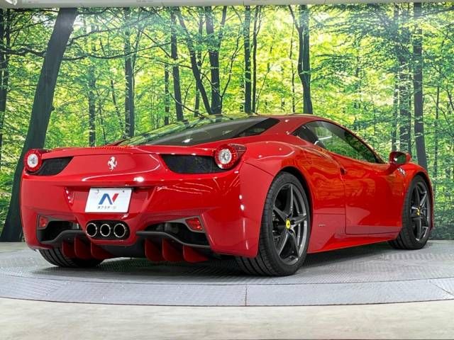 Ferrari 458 Italia 2010-10 8420-8