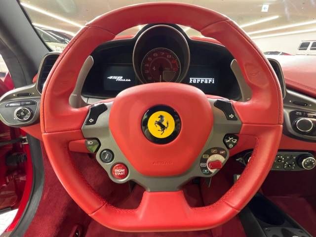 Ferrari 458 Italia 2010-10 8420-15