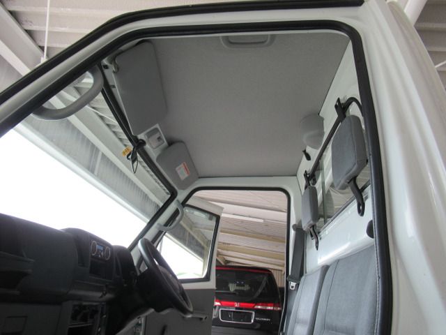 Mitsubishi MINICAB TRUCK 2011-07 14901-17