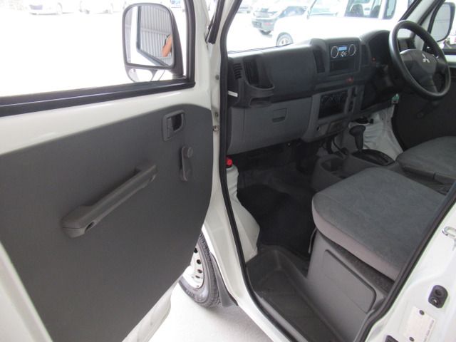 Mitsubishi MINICAB TRUCK 2011-07 14901-14
