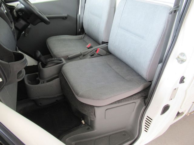 Mitsubishi MINICAB TRUCK 2011-07 14901-13