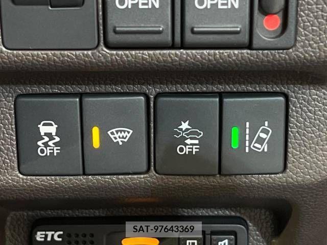 Honda FREED 2017-07 210597-3