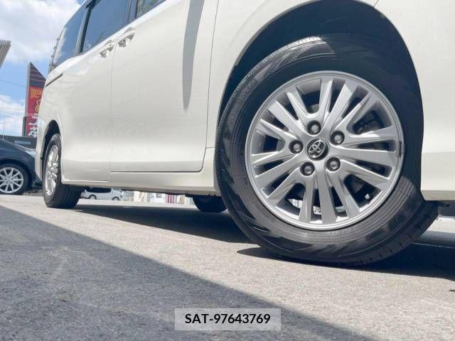 Toyota VOXY 2014-10 394998-13