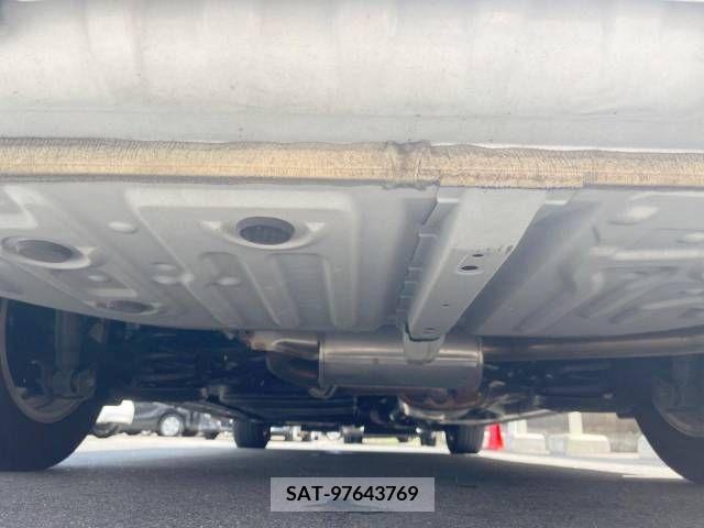 Toyota VOXY 2014-10 394998-19
