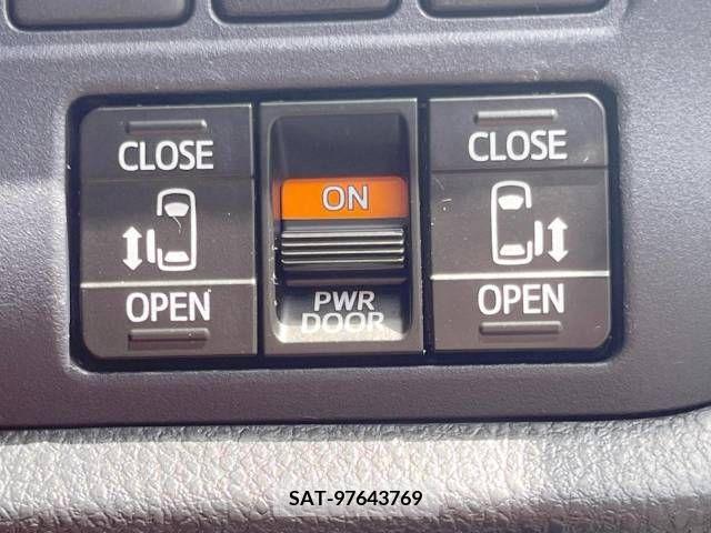 Toyota VOXY 2014-10 394998-5
