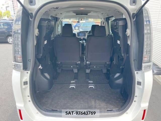 Toyota VOXY 2014-10 394998-11