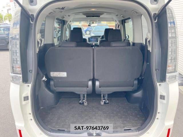 Toyota VOXY 2014-10 394998-10