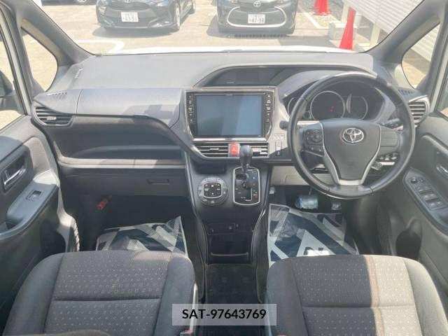 Toyota VOXY 2014-10 394998-1