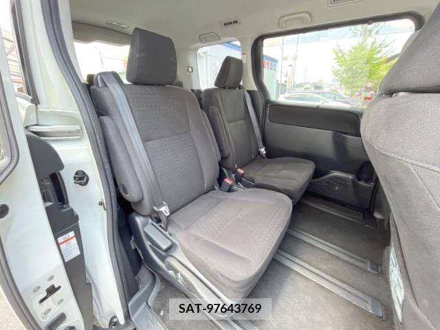 Toyota VOXY 2014-10 394998-8