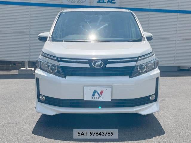 Toyota VOXY 2014-10 394998-14