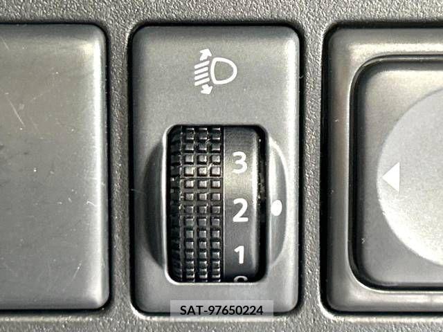 Nissan NOTE 2010-12 281002-6