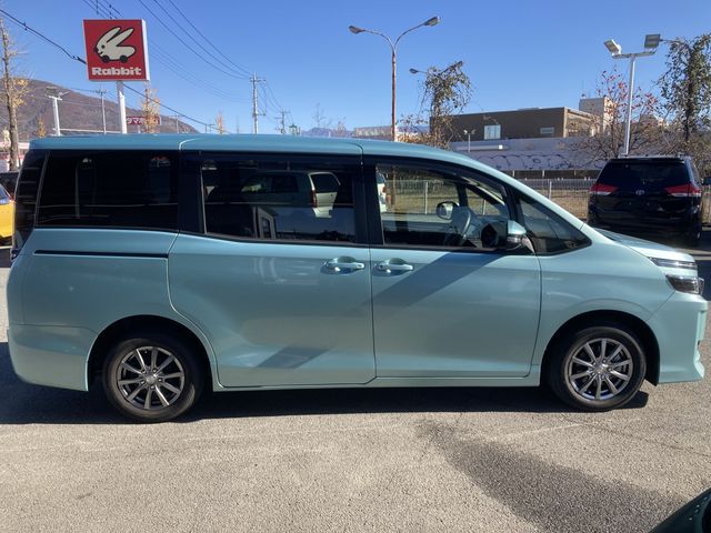 Toyota VOXY 2016-11 27674-3