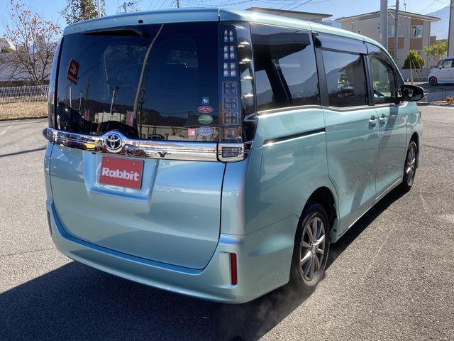 Toyota VOXY 2016-11 27674-5
