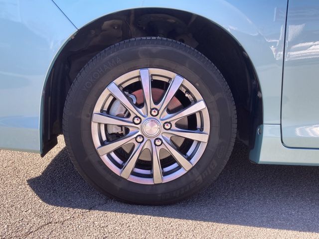 Toyota VOXY 2016-11 27674-26
