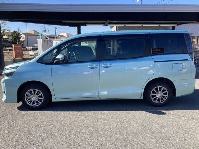 Toyota VOXY 2016-11 27674-4