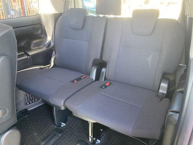 Toyota VOXY 2016-11 27674-16