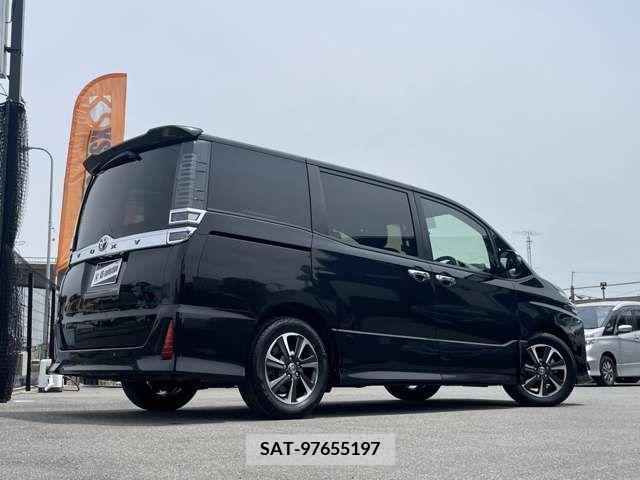 Toyota VOXY 2019-02 321611-1