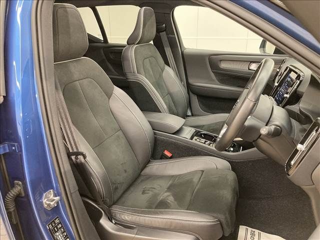 Volvo XC40 2021-02 23105-11